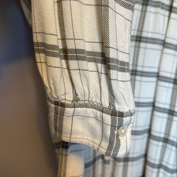 Aritzia Wilfred Free Women Long Sleeve Button Down Shirt - Picture 7 of 10